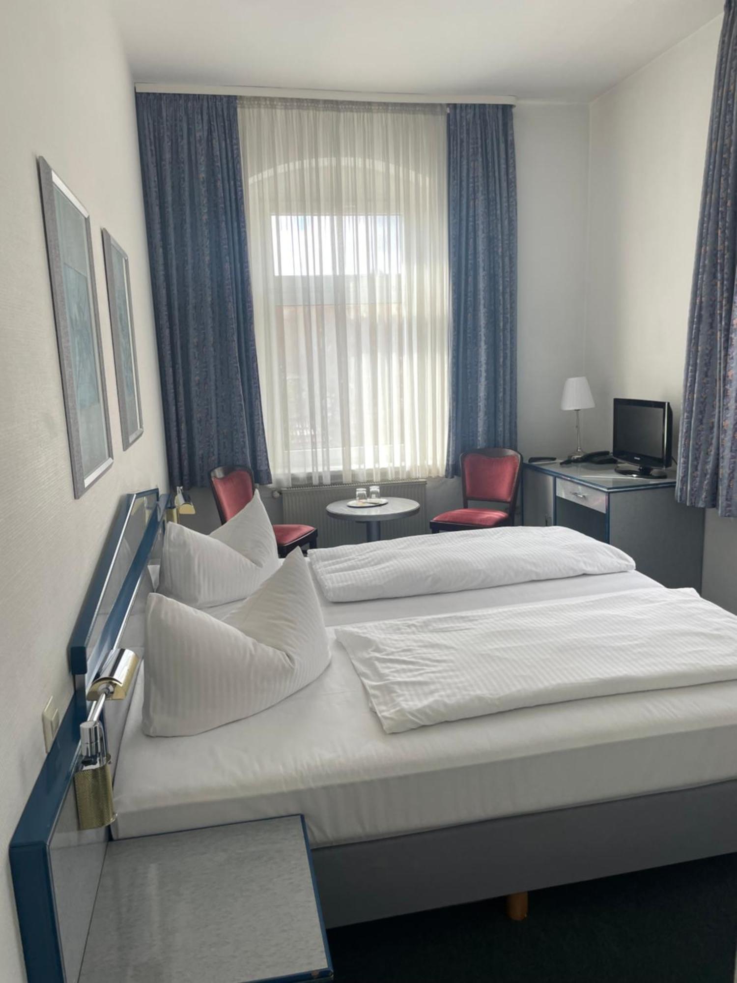 Hotel Krone 아른슈타트 객실 사진